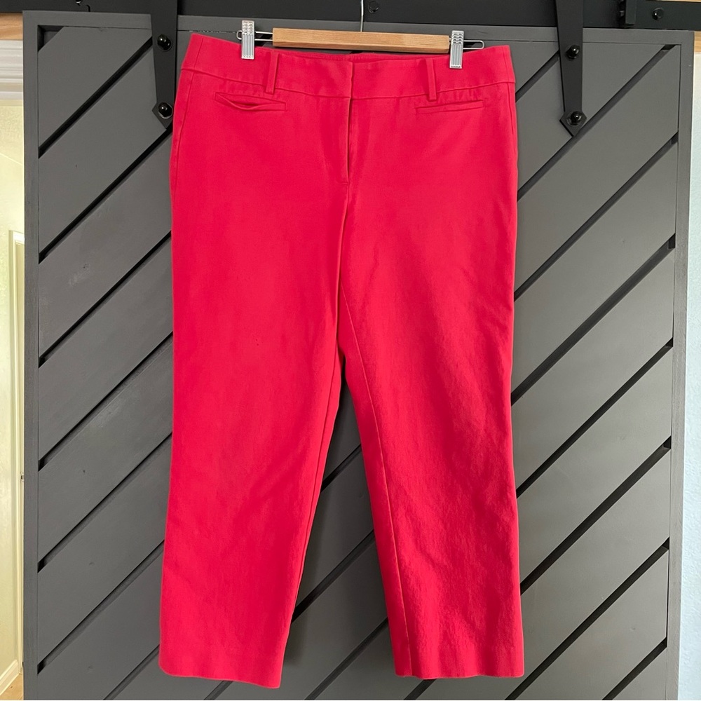 Loft Marisa size 10 The Riviera Pant in pink coral inseam 24.5 inches crop